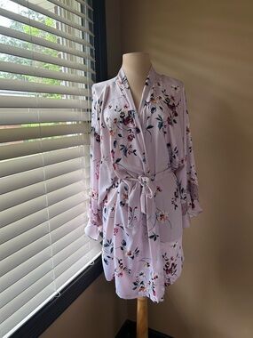 Floral Satin Kimono Robe in Light Pink